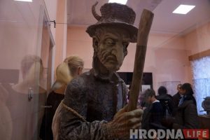 Ленин-фараон, сфинксы из замка и огонь из храма Весты. Где на улицах Гродно найти Египет, Рим и Вавилон