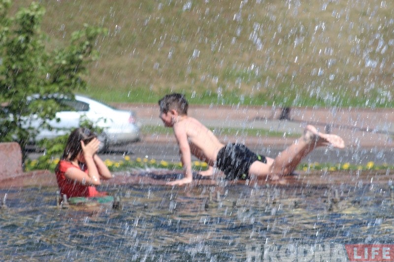 Фотофакт: в жару гродненцы тянутся к воде Фотофакт: в жару гродненцы тянутся к воде