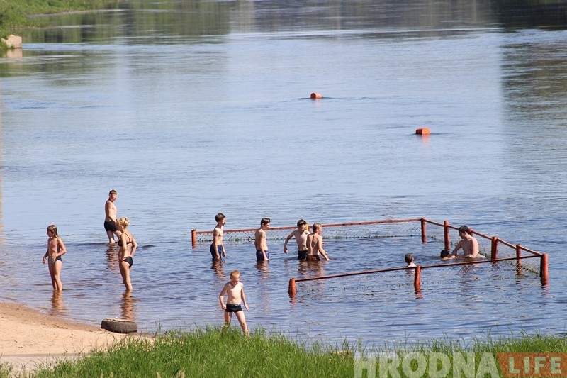 Фотофакт: в жару гродненцы тянутся к воде Фотофакт: в жару гродненцы тянутся к воде