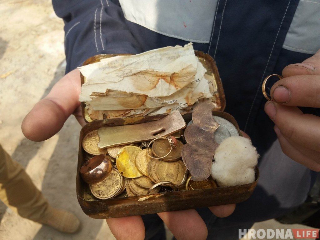 Найденый в центре Гродно клад оценили в 19,5 тысяч долларов