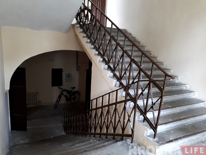 Смотрите, какую надпись на чердаке дома в Гродно оставили солдаты в 1930-х. Мы попытались расшифровать Смотрите, какую надпись на чердаке дома в Гродно оставили солдаты в 1930-х. Мы попытались расшифровать