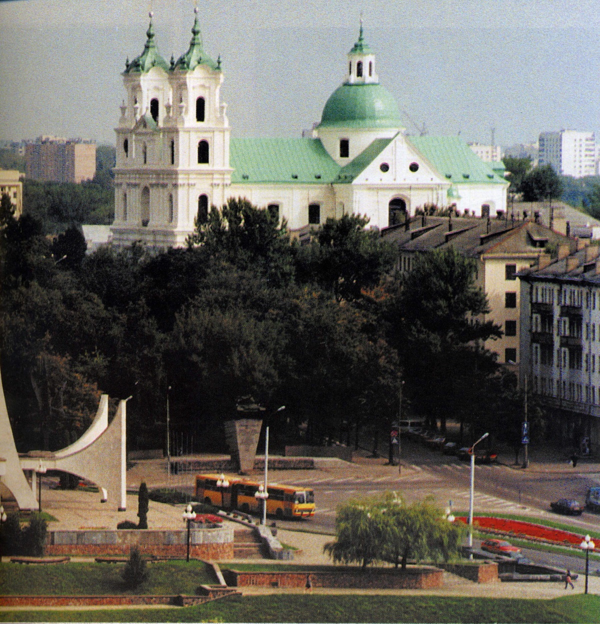 Фото 2001 г. Тенистая уютная Советская площадь