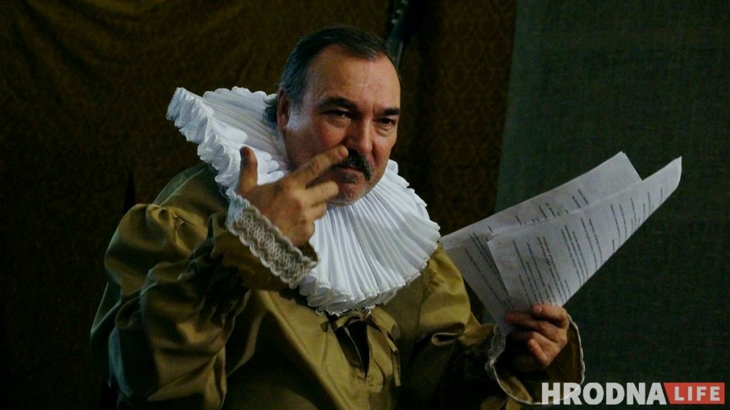 “Поставить можно и телефонный справочник". Сергей Бочков рассказал про 10 лет народного театра "Бочонок"