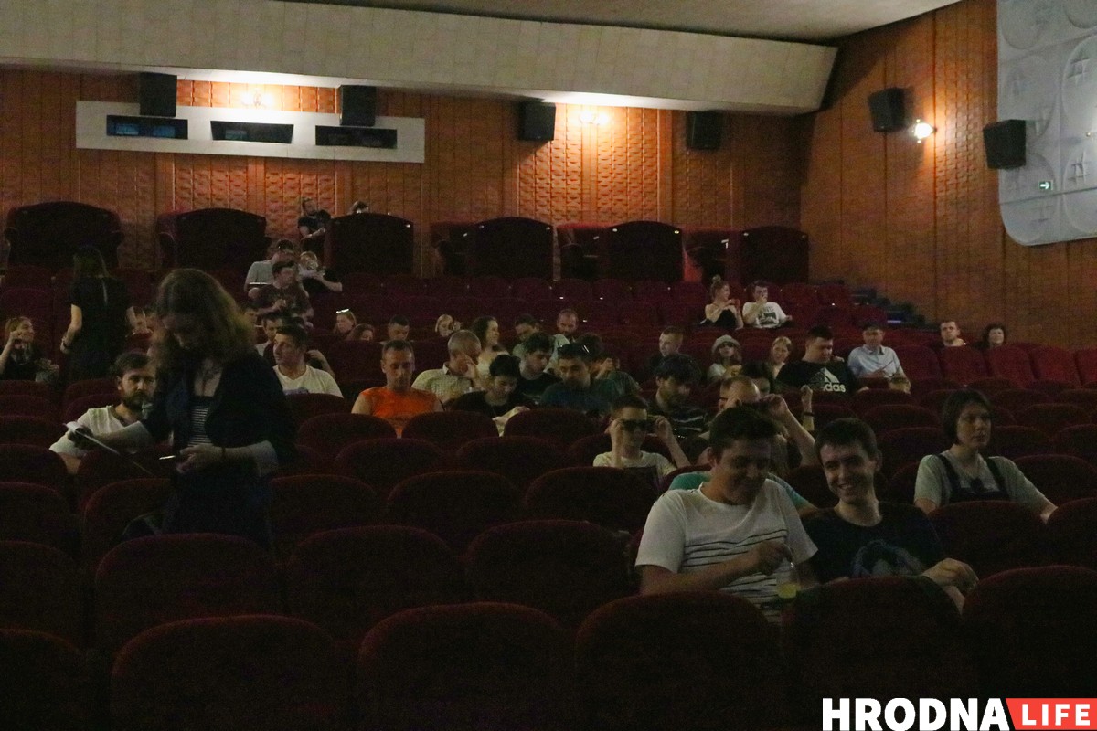 "Мне нужна твоя одежда". В Гродно показывают "Терминатор 2" на белорусском языке