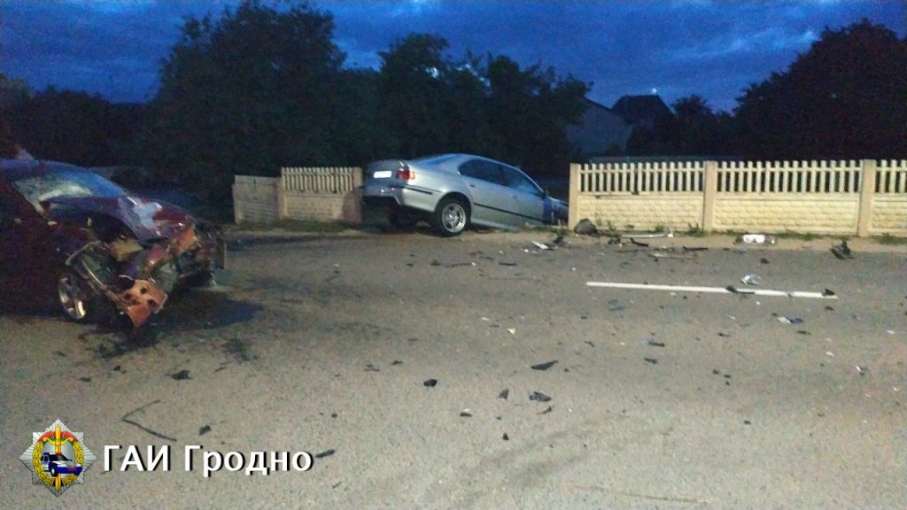 В Скиделе столкнулись два авто, у девушки-водителя и пассажирки серьезные травмы