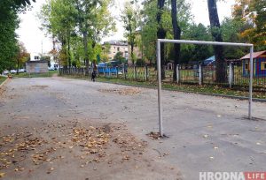 Жители проявили активность: на Гагарина не будет парковки на детской площадке парковки на детской площадке, парковка