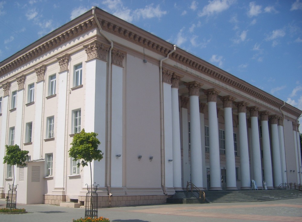 Буракі, партызаны, пудзілы жывёл. Чаму новы стары музей у "тэкстылях" - ідэя так сабе