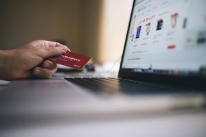 "Беспрецедентный удар". Как в связи с коронавирусом белорусские IT-компании сокращают штаты, снижают зарплаты