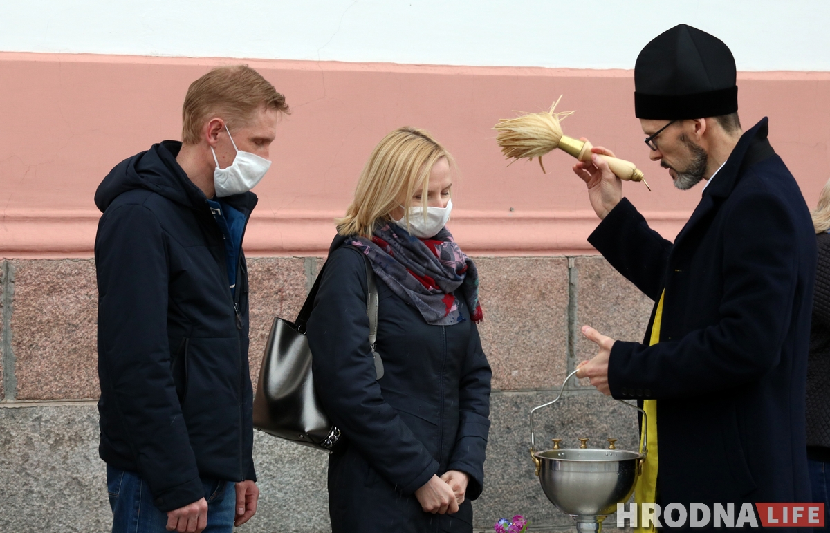 Год коронавируса в Гродно: действия властей, взаимопомощь и цифры, в которые никто не верил