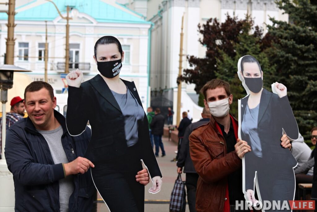 «Менш за 1000 подпісаў мы не збіралі». Гродна стаў першым горадам, куды прывезлі Святлану Ціханоўскую