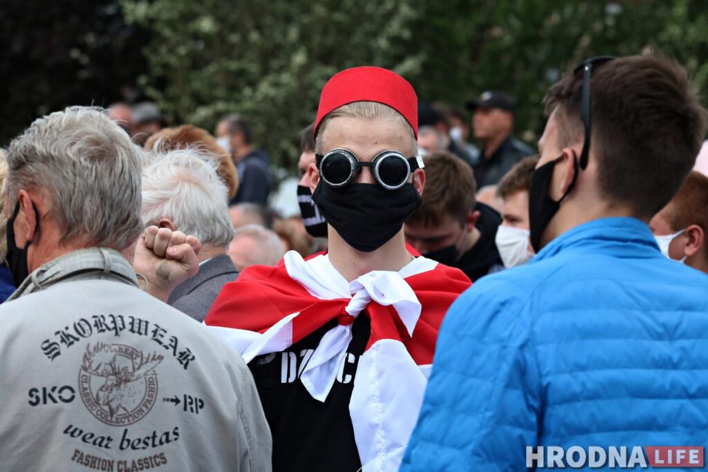 «Менш за 1000 подпісаў мы не збіралі». Гродна стаў першым горадам, куды прывезлі Святлану Ціханоўскую