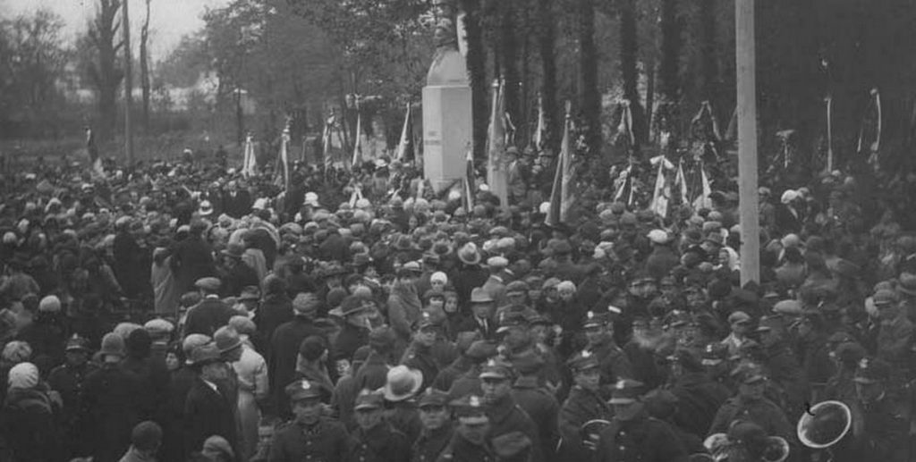 110 гадоў таму Гродна развітваўся з Элізай Ажэшкай: як гэта было і як з'явіўся помнік пісьменніцы