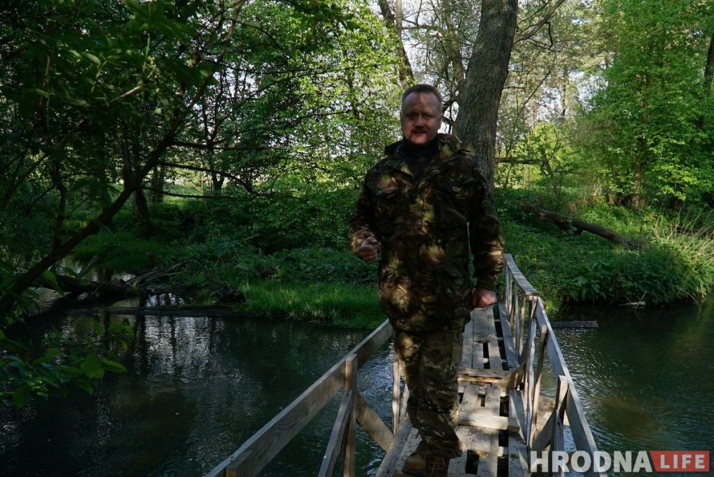 Злавіў хайп і стаў фермерам. Праграміст з Гродна закопвае грэчку ў зямлю і вырошчвае ягады годжы