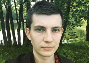 «Говорили, если не откроем, дверь взорвут». Почему задержали администратора ТГ-канала Игоря Лосика?
