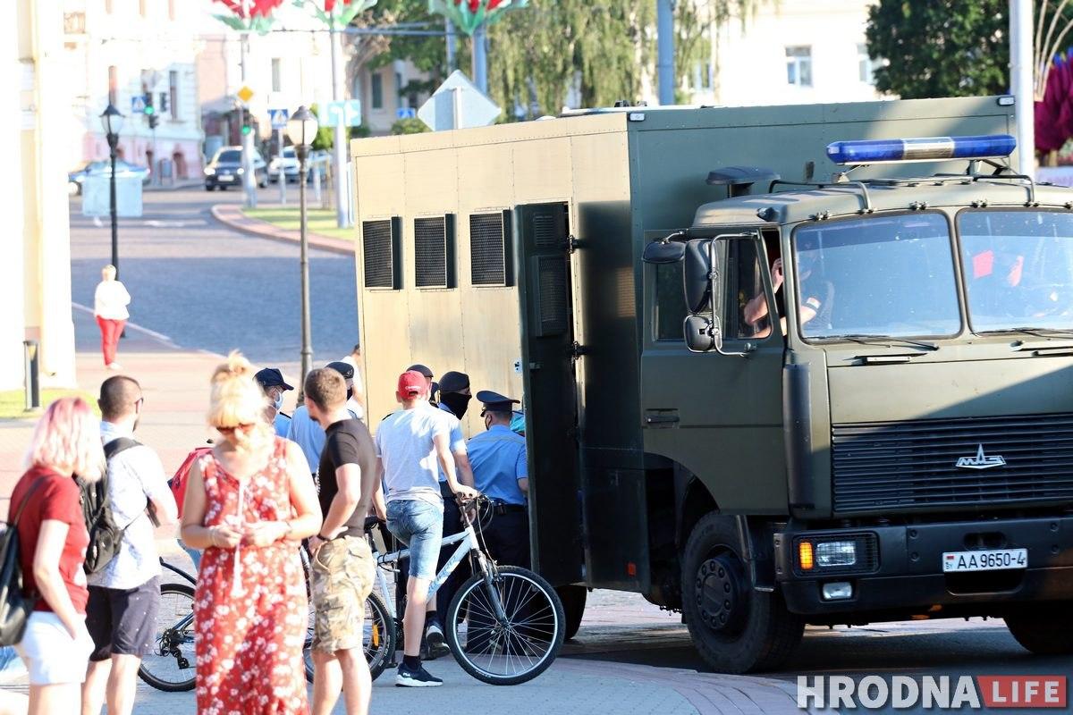 В Гродно прошла очередная акция солидарности: несколько человек задержали