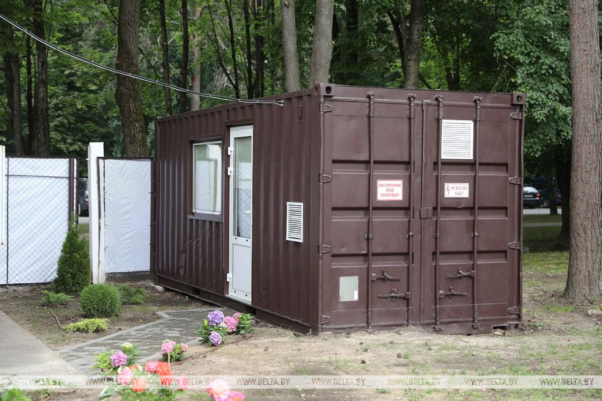 В инфекционной больнице в Гродно заработал модуль для бесконтактных анализов на COVID-19