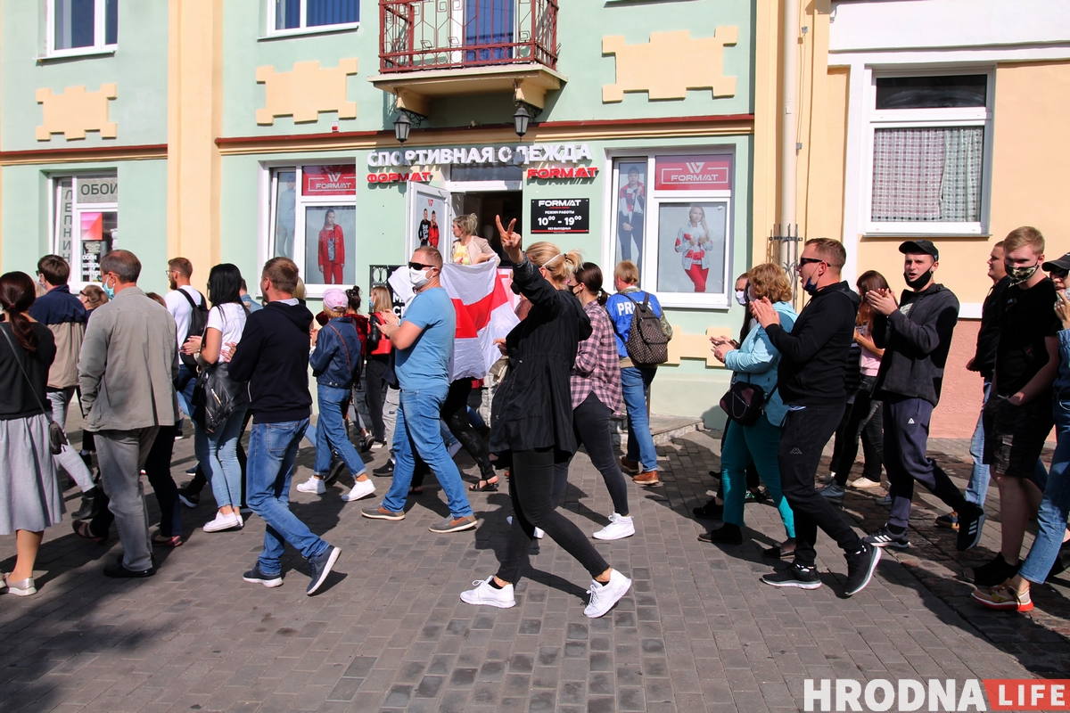 Наступили коленом на шею и душили. Как выглядели задержания в Гродно 20 сентября
