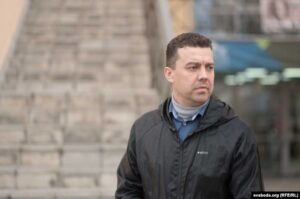 В Гродно уволили работника МЧС, который хотел узнать результаты выборов, а попал в изолятор. Мужчина подал в суд