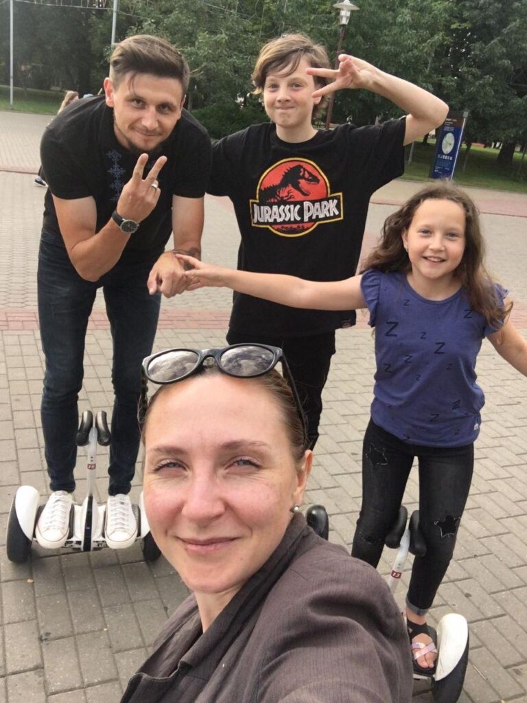 «Сказаць, што я кепская маці - гэта сказаць, што сонца выключылі». Дырэктарка гродзенскага хоспіса, — пра ціск школы на яе дзіцяці