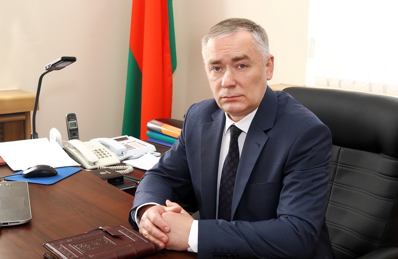 Галоўны ідэолаг Гродзенскай вобласці мяняе стары сцяг на новы праз "унутраныя пытанні"