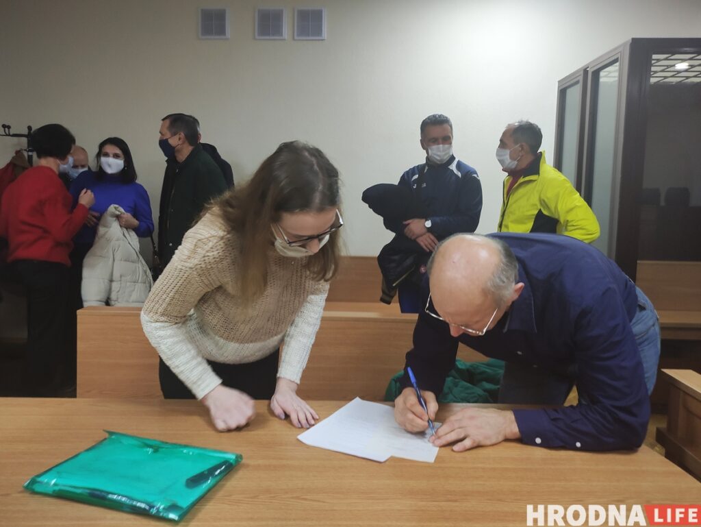 За ўдар у сцягно сілавіку пенсіянеру ў Гродне прысудзілі два з паловай гады без накіравання ў папраўчыя ўстановы