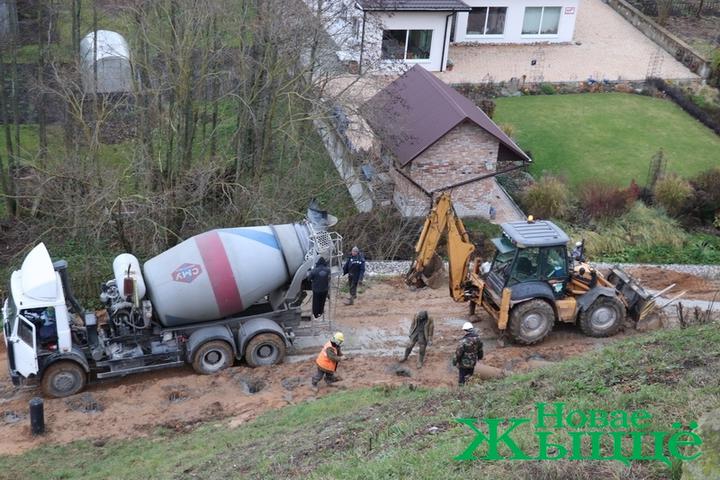 Замкавую гару ў Навагрудку ратуюць ад апоўзня. Што адбываецца з рэканструкцыяй замка