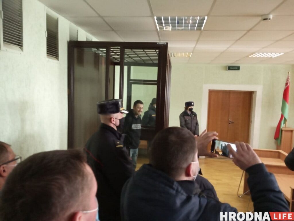Активиста из Березовки Витольда Ашурка осудили на 5 лет колонии общего режима