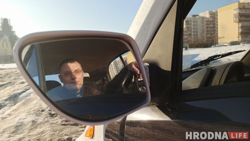 Электромобиль из Китая, а идея своя. Предприниматель из Гродно хочет сделать город  экологичным и покорить мир