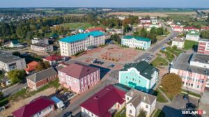 В Кореличах проходит обыск в доме, куда раньше прислали повестку 8-летней девочке Кореличи. Фото: planetabelarus.by