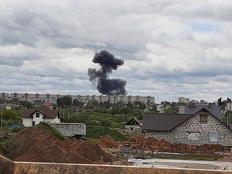 В Барановичах разбился военный самолет из Лиды. Летчики погибли