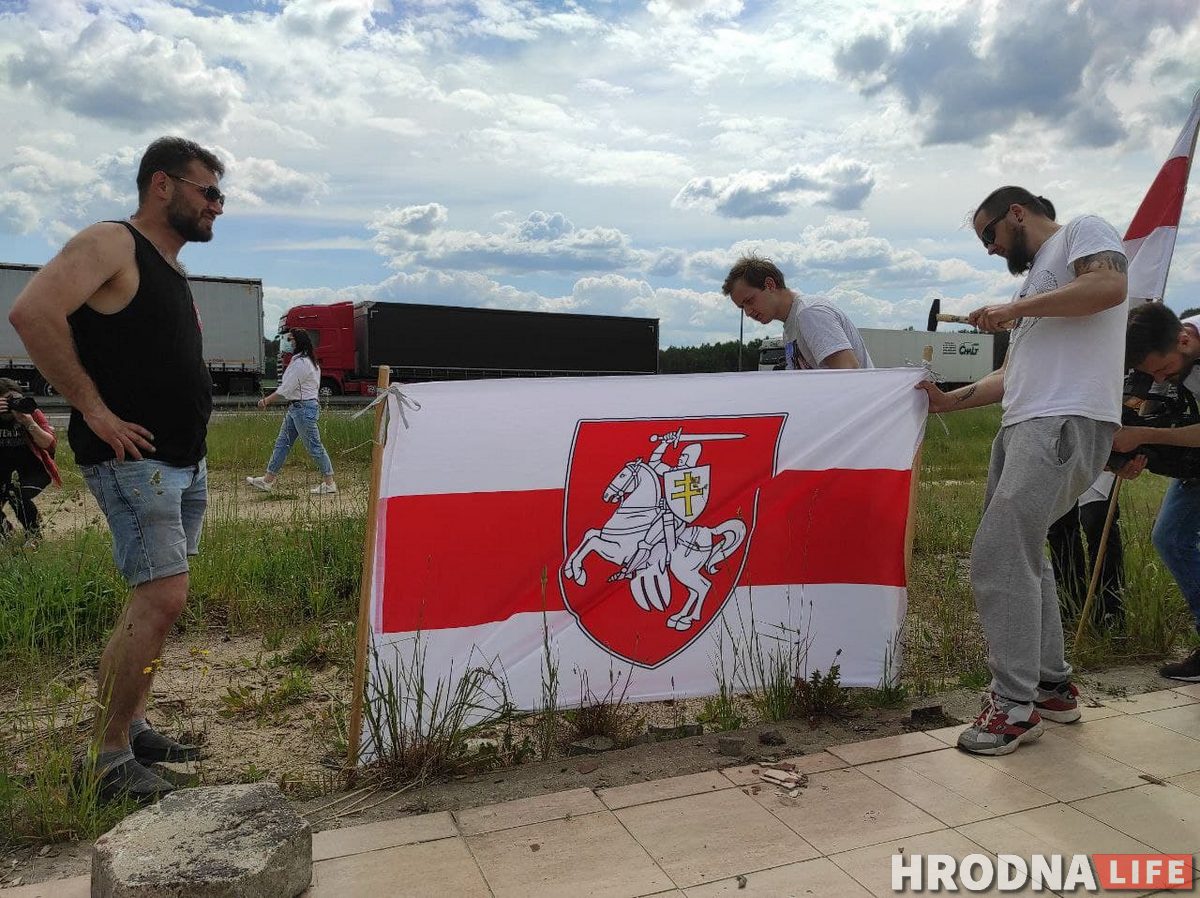 «Освободите политзаключенных и откройте границы». На польско-белорусской границе начался палаточный митинг