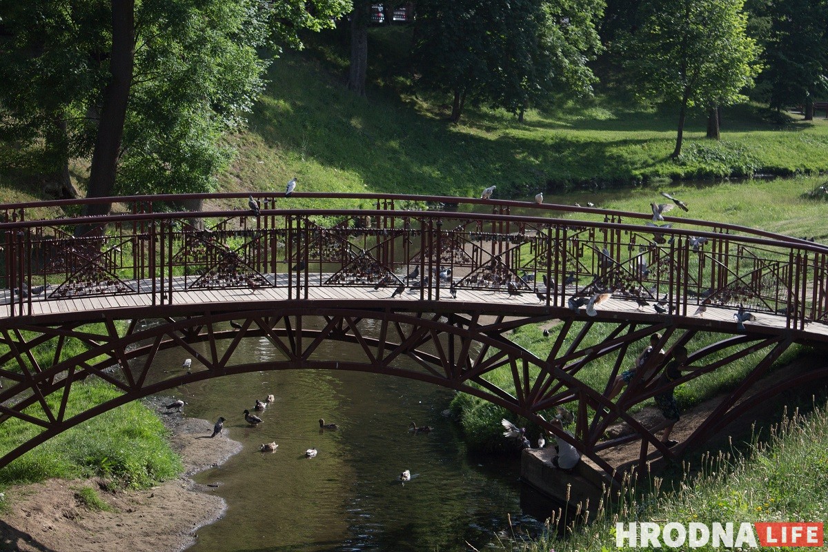 Фонтаны, Нёман и Городничанка. От жары гродненцы прячутся в воду