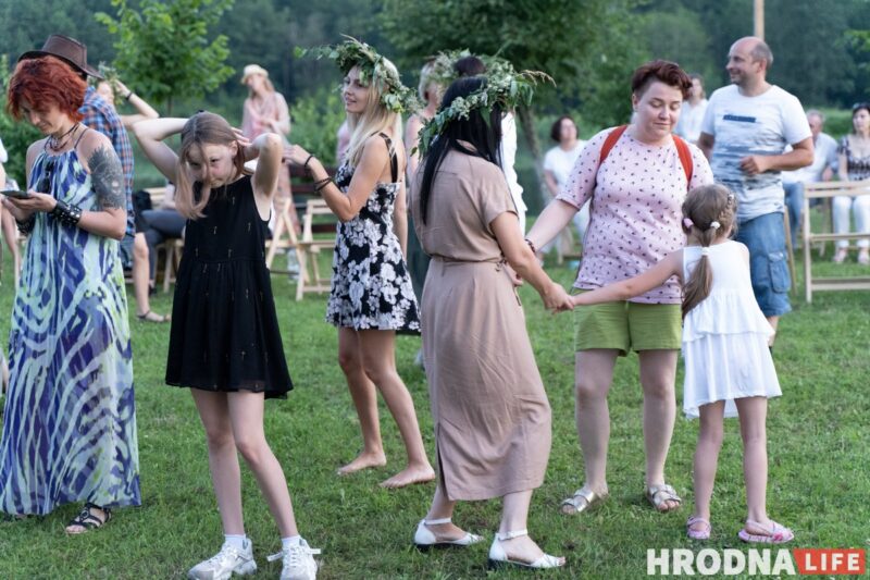 Начное вогнішча, танцы і папараць-кветка. Пад Гроднам яшчэ раз адсвяткавалі Купалле