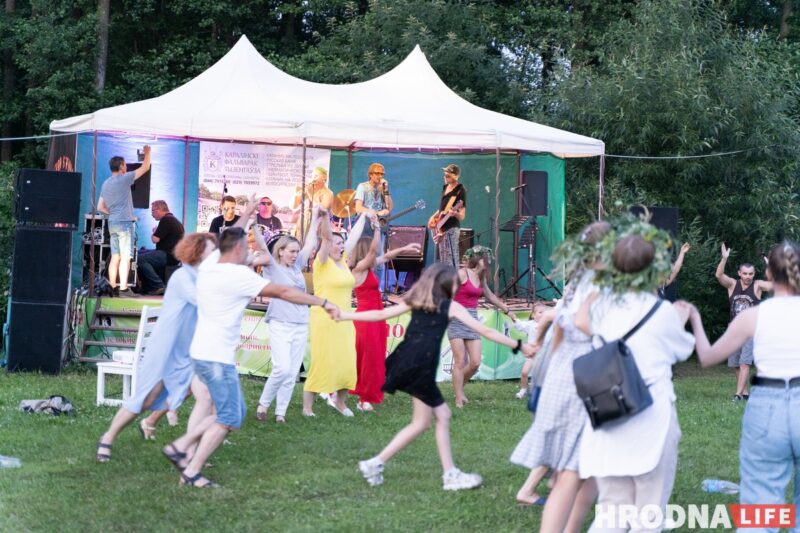 Начное вогнішча, танцы і папараць-кветка. Пад Гроднам яшчэ раз адсвяткавалі Купалле