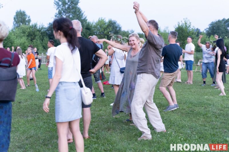 Начное вогнішча, танцы і папараць-кветка. Пад Гроднам яшчэ раз адсвяткавалі Купалле
