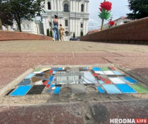 "Хирург тротуаров" или "свой Бэнкси"? Неизвестный мастер в Гродно создаёт стрит-арт под ногами