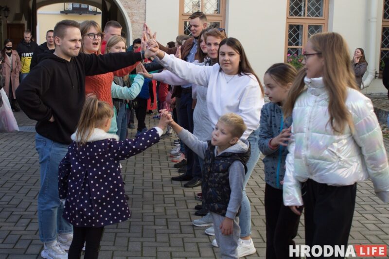 Повседневность средневековья и путь из варягов в греки. В Гродно прошел фестиваль с играми, танцами и поединками