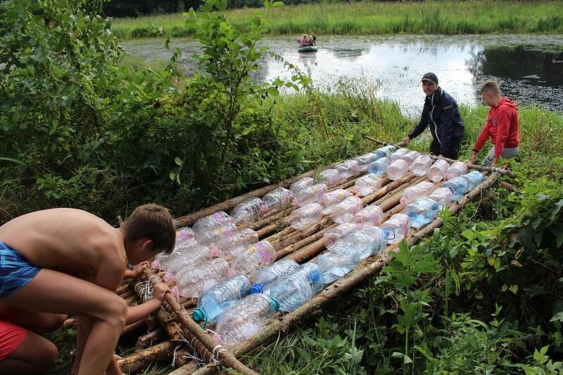 «Развивашки отдыхают». Увели детей в лес, забрали мобильники и дали волю. Как гродненские инструкторы воспитывают покорителей вершин