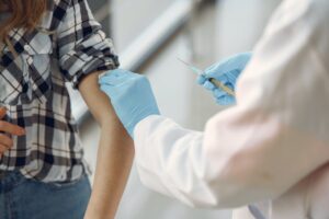 Перепрофилировали под COVID-19 еще одну больницу. Где в Гродно привиться от коронавируса - чтобы туда не попасть