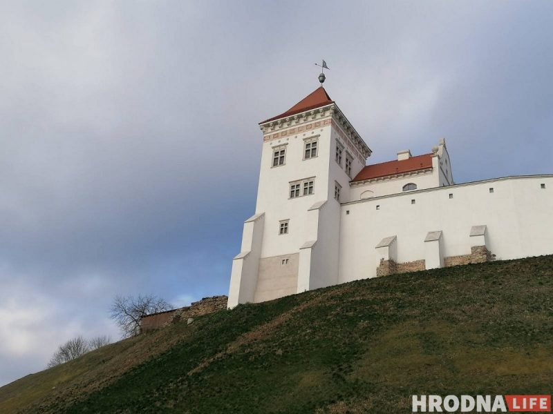 "Посмотрите под ноги". 7 мест в Старом замке, где можно увидеть историю