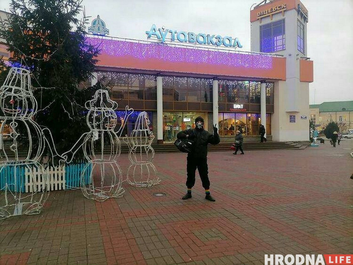 "Уезжать не планирую". Политзаключенный, музыкант Игорь Банцер вышел с "химии"