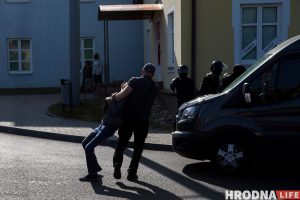 Лидчанина будут судить за вступление в полк Калиновского. Пока - заочно ОМОН гродно