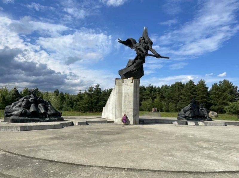 Мемориальный комплекс в Сморгони
