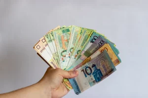 зарплаты в Беларуси в колонии, заробкі ў Гродне і Беларусі ў 2024 беларускія рублі