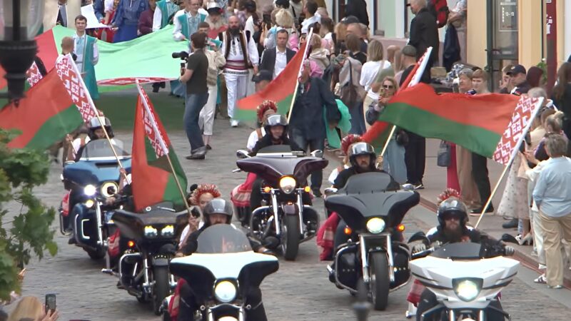 Больш за 40 нацыянальнасцей, 100 мерапрыемстваў і выступленне Лукашэнкі. У Гродне адкрыўся юбілейны Фестываль нацыянальных культур