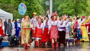 Более 40 национальностей, 100 мероприятий и выступление Лукашенко. В Гродно открылся юбилейный Фестиваль национальных культур Фестиваль национальных культур