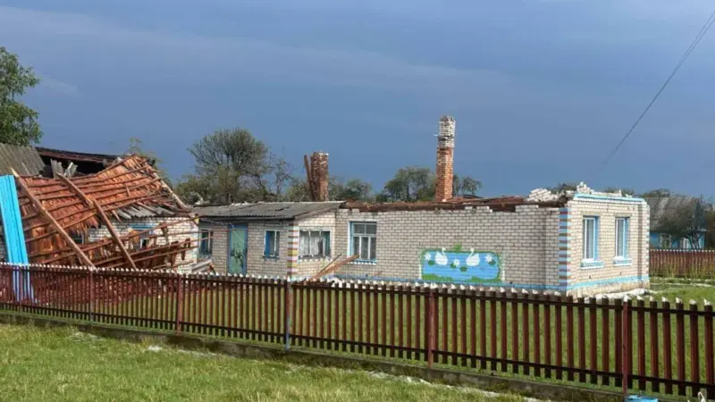 У Воранаўскім раёне град і вецер пашкодзілі 140 дамоў — навальніца можа паўтарыцца
