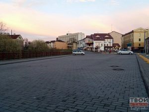 Складана аплаціць, няпроста выехаць. Чаму платная паркоўка на Віленскай вельмі нязручная для ўсіх