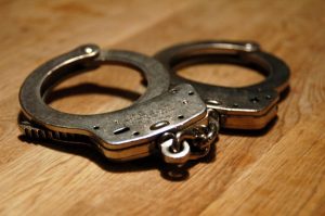 Беларусы ў Беластоку скралі дарагі смартфон: за гэта ім пагражае нават 5 гадоў турмы