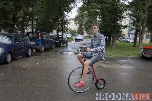 Тандэм, пені-фартынг і уніцыкл. У гродзенскай велакраме робяць незвычайныя ровары